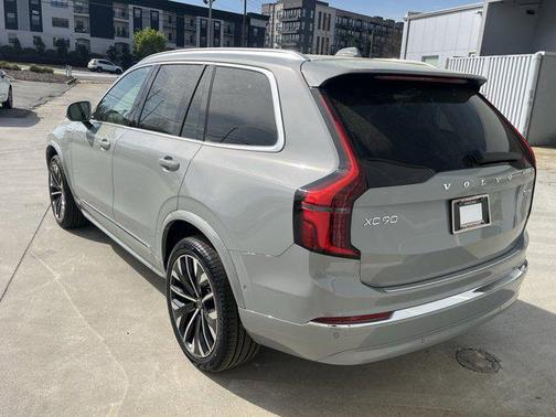 2025 Volvo XC90 Plug-In Hybrid T8 Plus 7-Seater