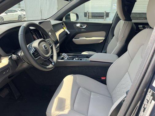 2026 Volvo XC60 Plug-In Hybrid T8 Core