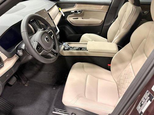 2026 Volvo XC90 B5 Core