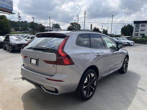 2026 Volvo XC60 B5 Plus