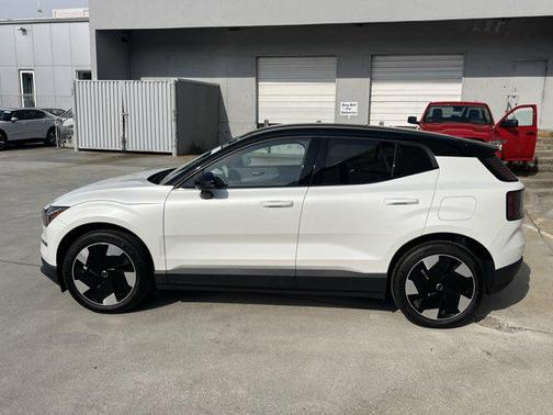 2025 Volvo EX30 Twin Motor Plus