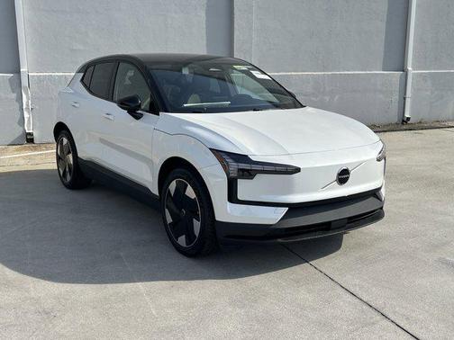 2025 Volvo EX30 Twin Motor Plus