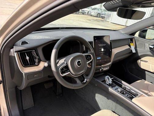2026 Volvo XC60 B5 Plus