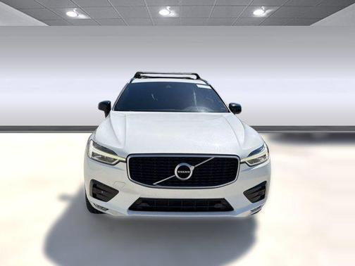 Crystal White Metallic 2020 Volvo XC60 T5 R-Design