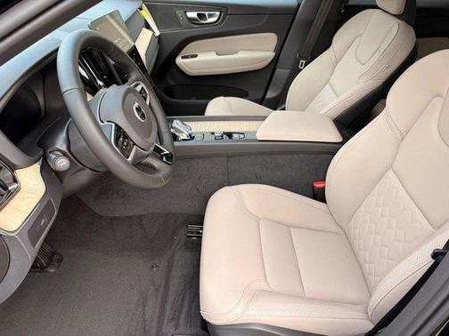 2026 Volvo XC60 B5 Core