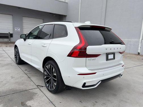 2026 Volvo XC60 B5 Ultra