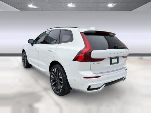 2026 Volvo XC60 B5 Ultra