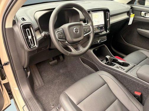 2026 Volvo XC40 B4 Core