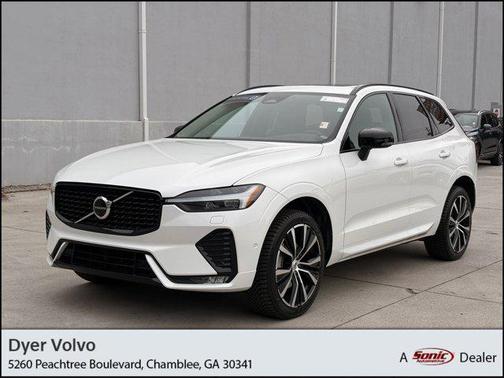 2023 Volvo XC60 Plus Dark Theme
