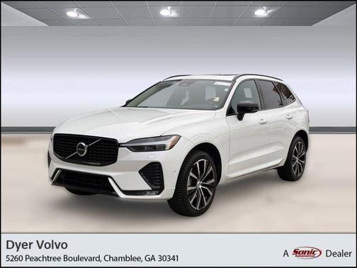 2023 Volvo XC60 Plus Dark Theme