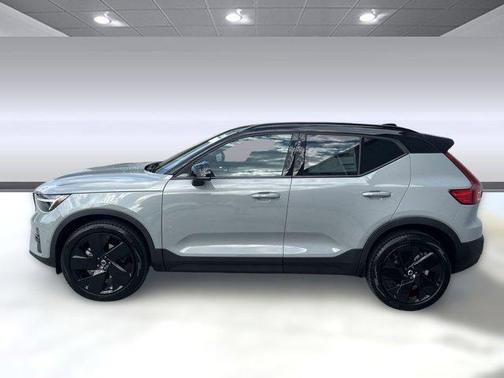 2026 Volvo XC40 B5 Ultra Black Edition