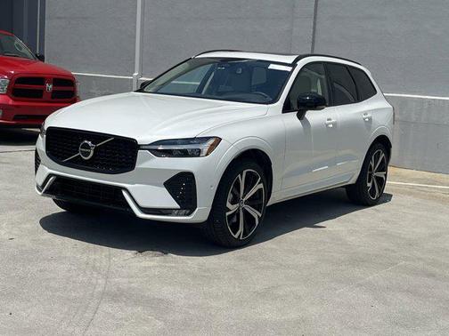 2025 Volvo XC60 B5 Ultra