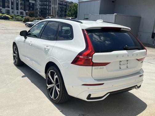2025 Volvo XC60 B5 Ultra