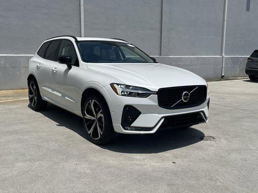 2025 Volvo XC60 B5 Ultra