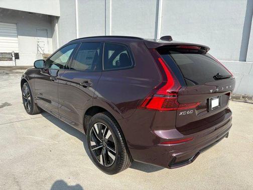 2026 Volvo XC60 B5 Core