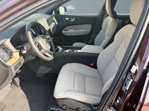 2026 Volvo XC60 B5 Core