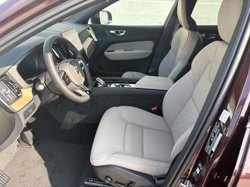 2026 Volvo XC60 B5 Core