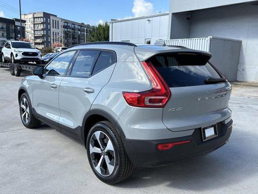 2026 Volvo XC40 B5 Plus