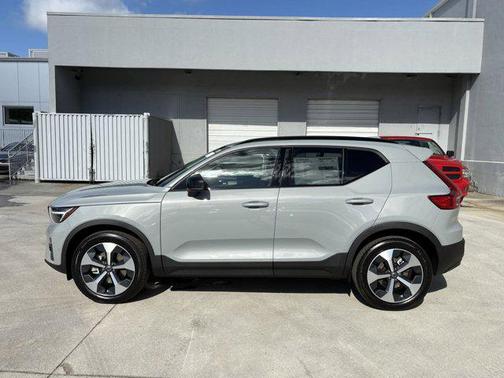 2026 Volvo XC40 B5 Plus