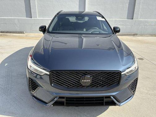 2026 Volvo XC60 Plug-In Hybrid T8 Ultra Black Edition