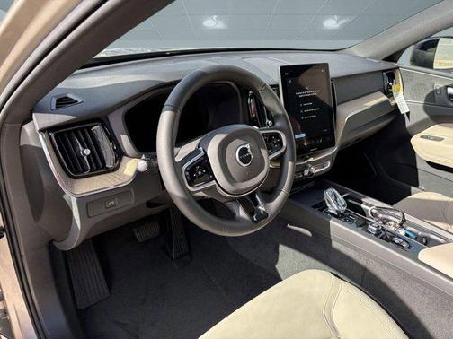 2026 Volvo XC60 B5 Plus