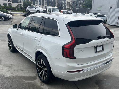 2025 Volvo XC90 B5 Core