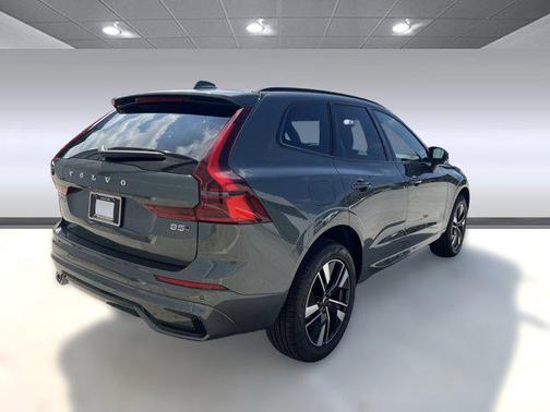 2026 Volvo XC60 B5 Core