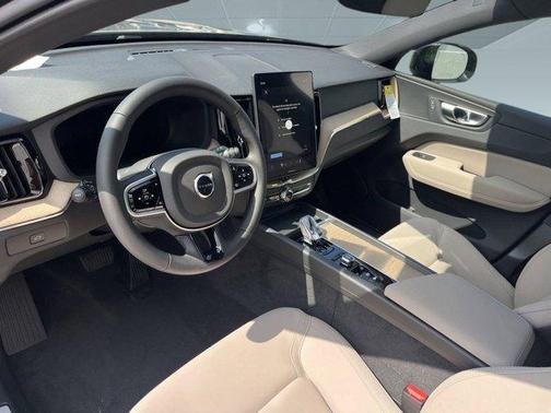 2026 Volvo XC60 B5 Core