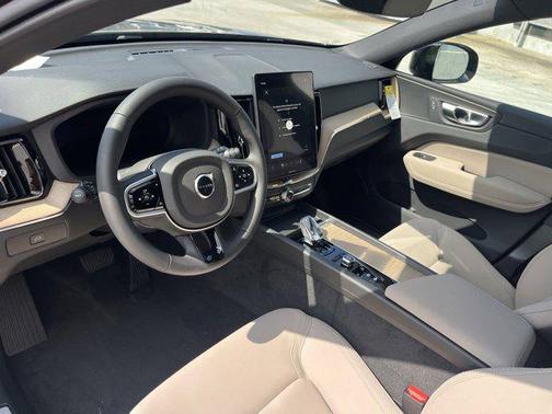 2026 Volvo XC60 B5 Core