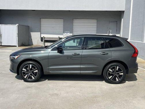 2026 Volvo XC60 B5 Core