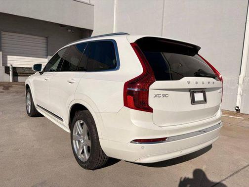 2024 Volvo XC90 B5 Core Bright Theme
