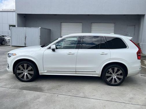 2024 Volvo XC90 B6 Plus Bright Theme 7-Seater