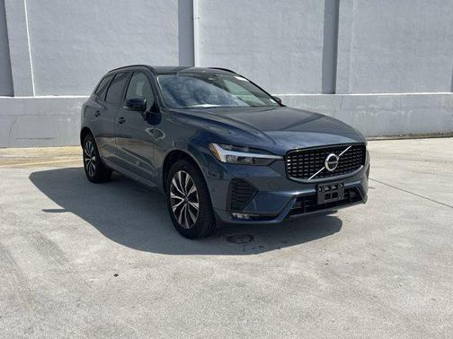 2023 Volvo XC60 B5 Plus Dark Theme