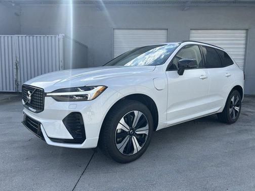 2025 Volvo XC60 Plug-In Hybrid Core