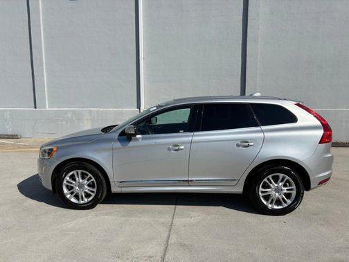 2016 Volvo XC60 T5 Drive-E Premier