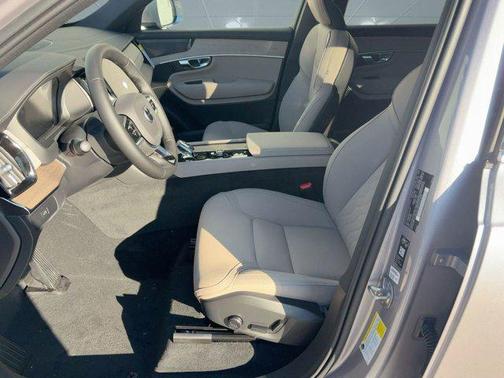 2026 Volvo XC90 Plus, B6 AWD Gas (mild hybrid), Gasoline, Bright, 7 Seats