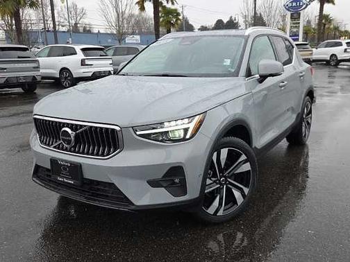 2025 Volvo XC40 Plus