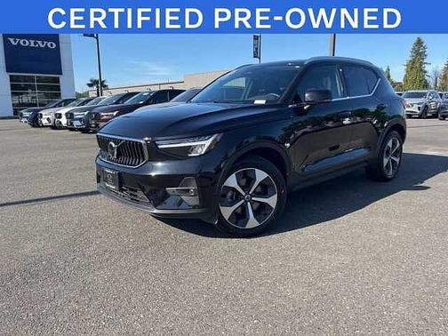 Onyx Black 2025 Volvo XC40 Plus