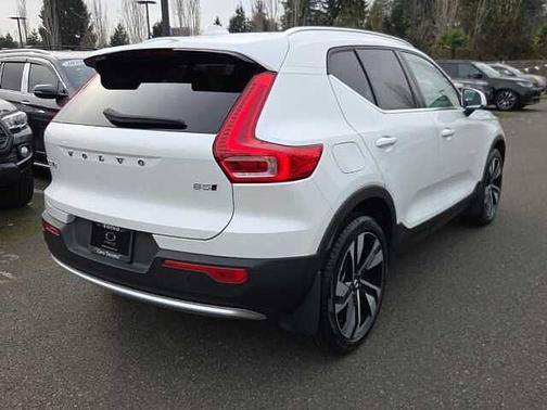 2025 Volvo XC40 Plus