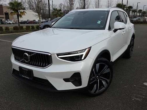 2025 Volvo XC40 Plus