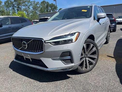 Silver Dawn 2023 Volvo XC60 B5 Ultimate Bright Theme