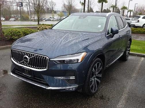 2023 Volvo XC60 B5 Ultimate Bright Theme