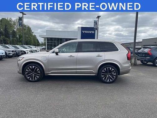 Bright Dusk 2025 Volvo XC90 Ultra