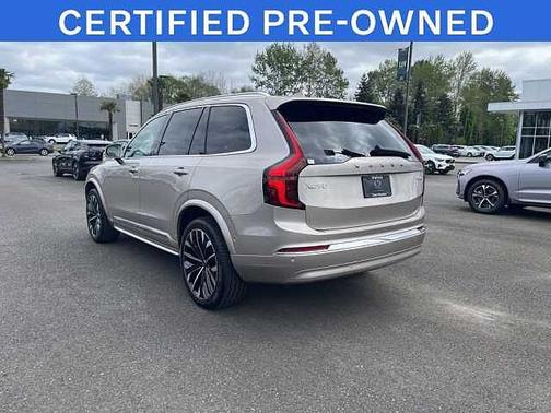 Bright Dusk 2025 Volvo XC90 Ultra