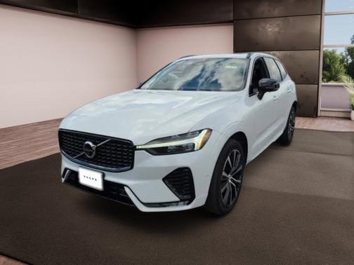 2023 Volvo XC60 B5 Plus Dark Theme