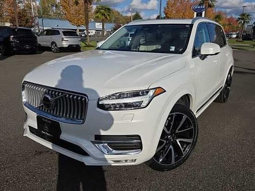 2023 Volvo XC90 Plus