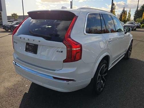 2023 Volvo XC90 Plus
