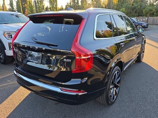 2023 Volvo XC90 B5 Plus