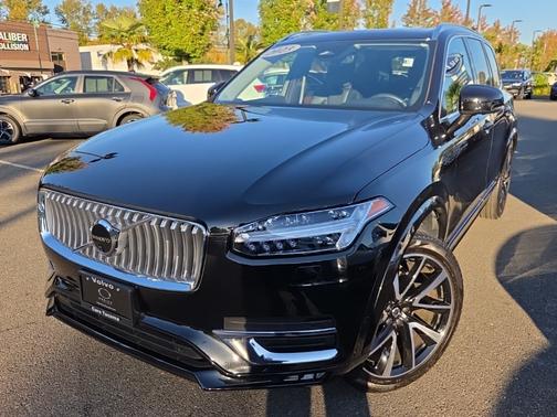 2023 Volvo XC90 B5 Plus