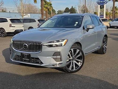 2023 Volvo XC60 B5 Ultimate Bright Theme